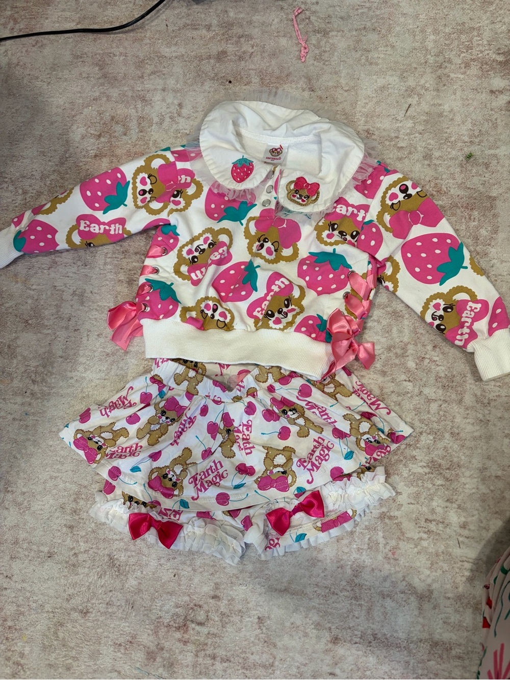 Earthmagic muffie the bear y2k vintage girl set skirt strawberry white pink